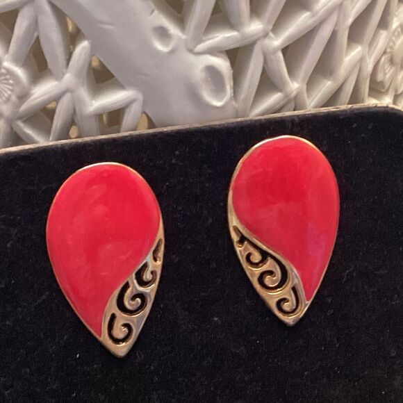 Red Enamel Goldtone Earrings - Picture 4 of 6